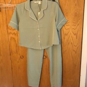 🆕 Jason Wu 2 piece sage pajamas Size Medium